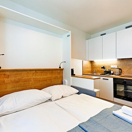 Kora Apartments Andel Praag Buitenkant foto