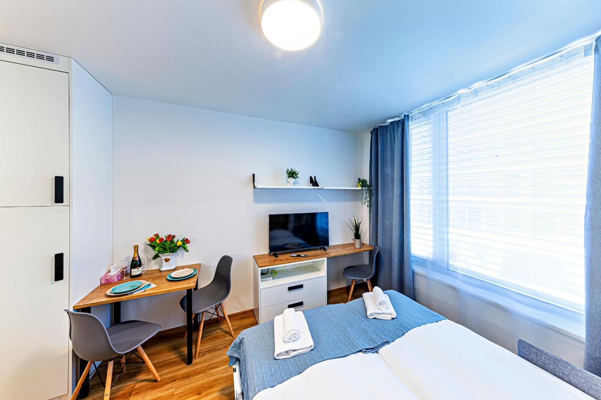 Kora Apartments Andel Praag Buitenkant foto